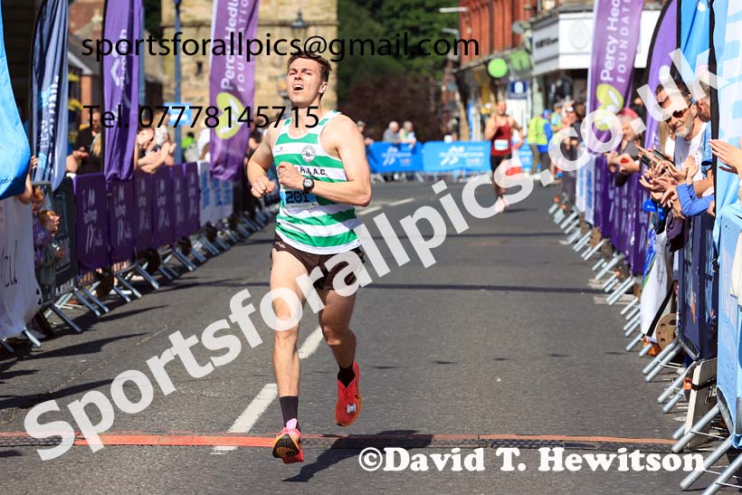 The 2024 Morpeth 10k Road Race.  Photo: David T. Hewitson/Sports for All Pics